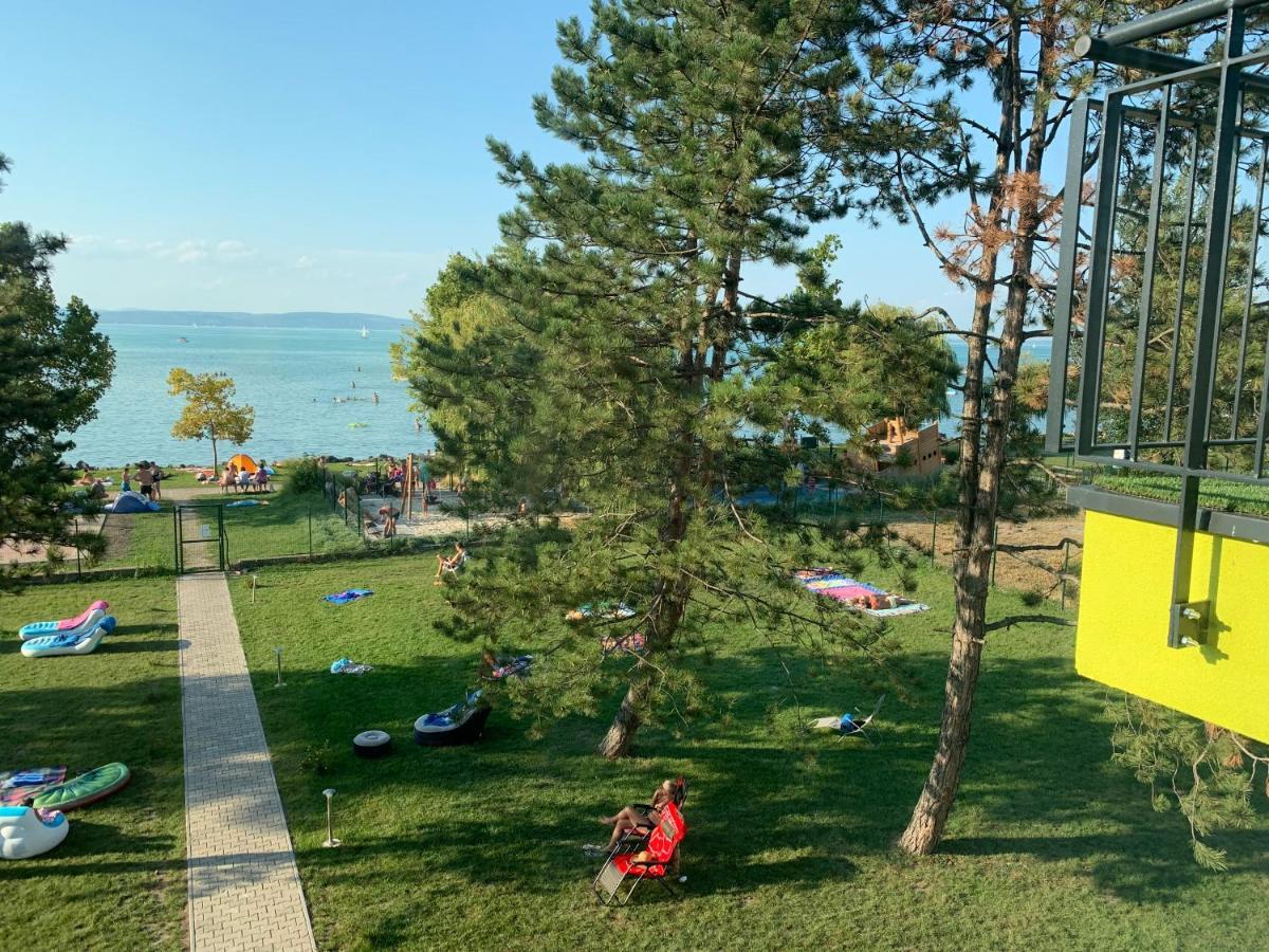 Siofok Ezuestpart Granada 2 Koezvetlen Vizparti Apartman Lägenhet Exteriör bild