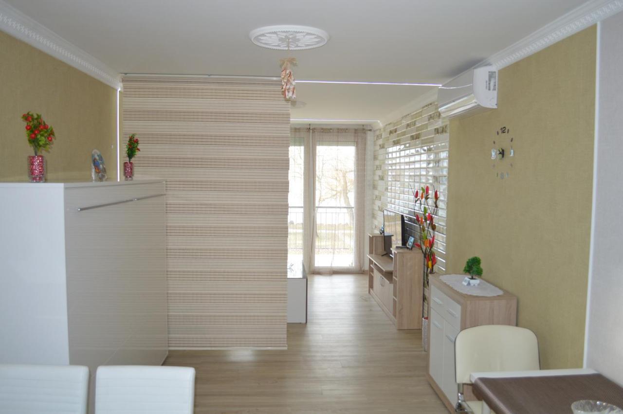 Siofok Ezuestpart Granada 2 Koezvetlen Vizparti Apartman Lägenhet Exteriör bild