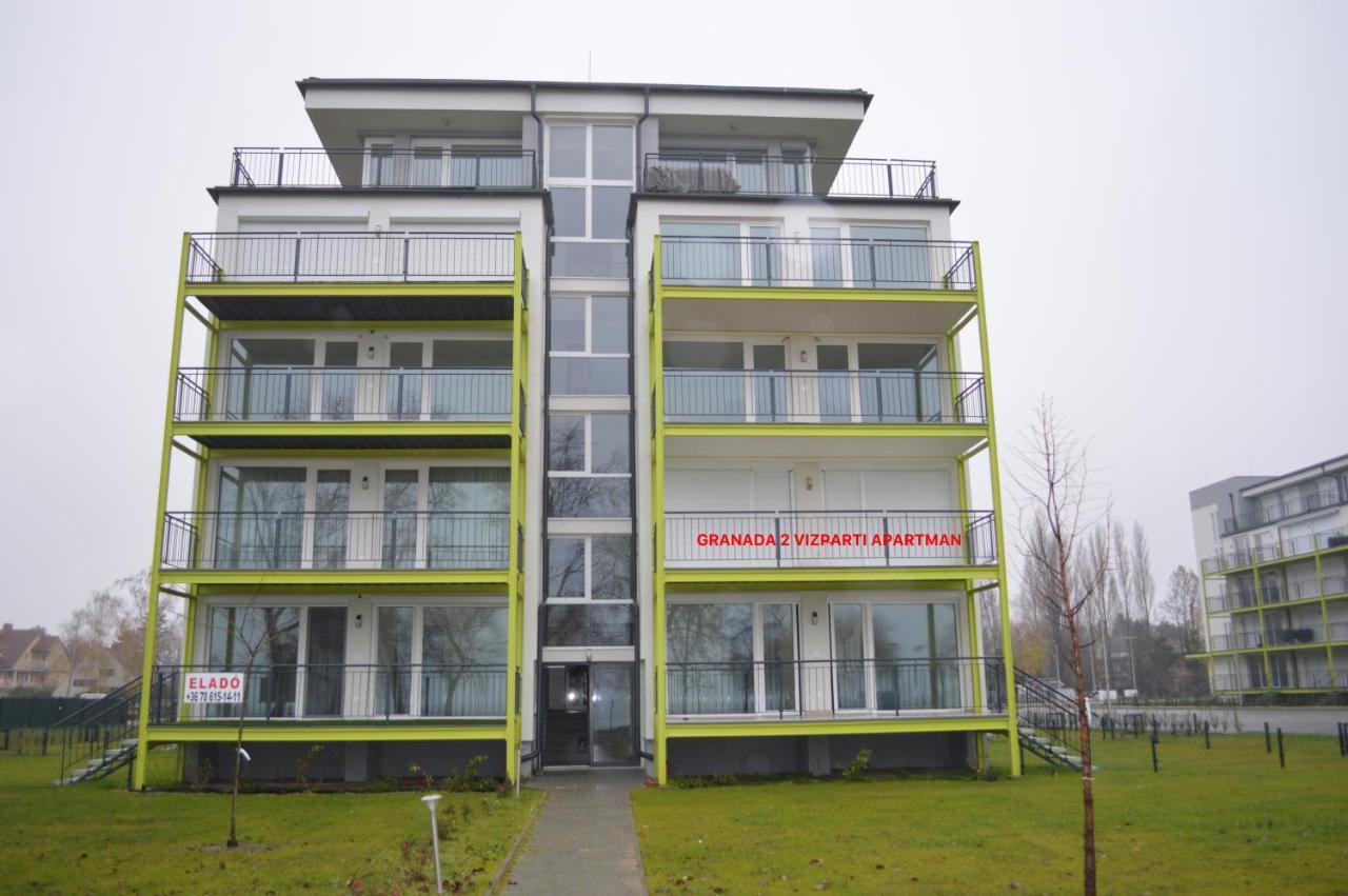 Siofok Ezuestpart Granada 2 Koezvetlen Vizparti Apartman Lägenhet Exteriör bild